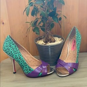 Betsey Johnson leopard heels, size 7.5